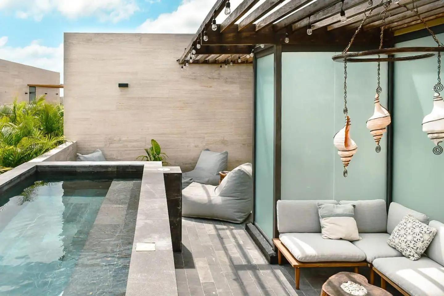Luxury Penthouse With Private Rooftop Pool Apartment